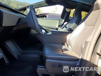 Zdjęcie 7 z 12 samochodu: 2024 TESLA CYBERTRUCK VIN:7G2CEHEE5RA056042 - miniatura