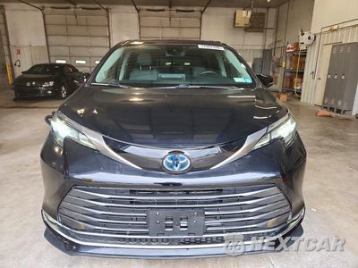 Piąte zdjęcie samochodu w środku: 2024 TOYOTA SIENNA LIMITED 7-PASSENGER VIN:5TDZSKFC8RS145490 - miniatura
