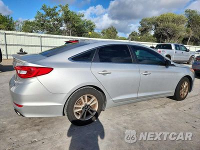 Trzecie zdjęcie samochodu z tyłu: 2015 HYUNDAI SONATA SE VIN:5NPE24AF5FH131351 - miniatura
