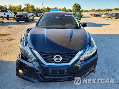 Piąte zdjęcie samochodu w środku: 2017 NISSAN ALTIMA 2.5 SR VIN:1N4AL3AP4HC116701 - miniatura