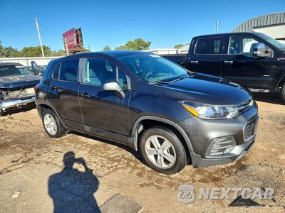 Czwarte zdjęcie samochodu z boku: 2020 CHEVROLET TRAX LS VIN:3GNCJKSB3LL187513 - miniatura