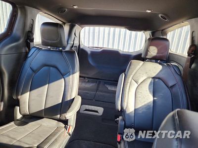 Zdjęcie 10 z 13 samochodu: 2027 CHRYSLER PACIFICA SELECT VIN:2C4RC1BG0VR562962 - miniatura