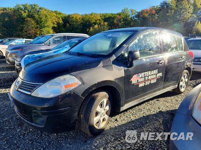 2008 NISSAN VERSA 1.8 S 3N1BC13E78L434320 - główne zdjęcie licytacji z USA - miniatura