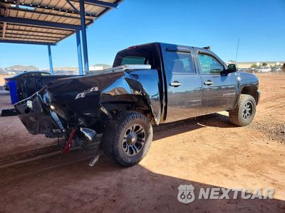 Trzecie zdjęcie samochodu z tyłu: 2009 CHEVROLET SILVERADO K1500 HYBRID VIN:3GCFK135X9G224810 - miniatura
