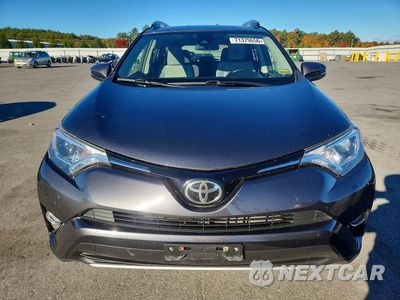 Piąte zdjęcie samochodu w środku: 2018 TOYOTA RAV4 XLE VIN:JTMRFREV1JJ175285 - miniatura