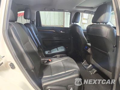 Zdjęcie 11 z 13 samochodu: 2014 TOYOTA HIGHLANDER LIMITED VIN:5TDDKRFH8ES052154 - miniatura