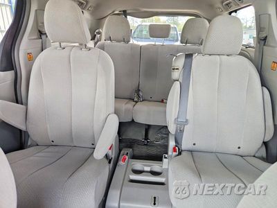 Zdjęcie 10 z 13 samochodu: 2012 TOYOTA SIENNA XLE 8-PASSENGER VIN:5TDYK3DC4CS257103 - miniatura