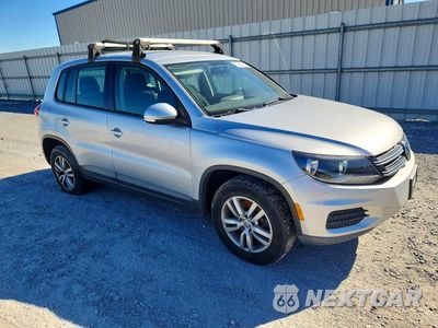 Czwarte zdjęcie samochodu z boku: 2013 VOLKSWAGEN TIGUAN S VIN:WVGAV3AX4DW591645 - miniatura