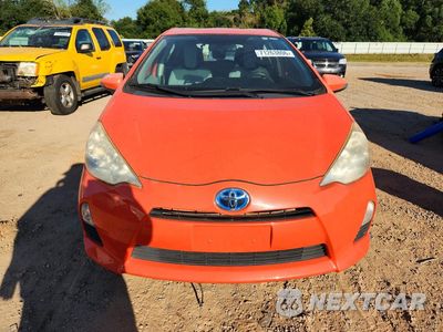 Piąte zdjęcie samochodu w środku: 2014 TOYOTA PRIUS C ONE VIN:JTDKDTB37E1083448 - miniatura