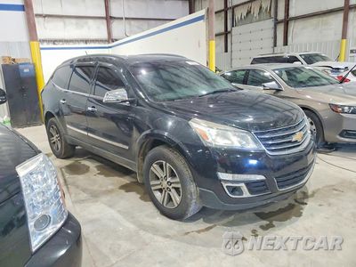 Czwarte zdjęcie samochodu z boku: 2017 CHEVROLET TRAVERSE LT VIN:1GNKVGKDXHJ110618 - miniatura