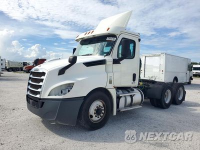 2019 FREIGHTLINER CASCADIA 126 SEMI TRUCK 3AKJHLDV3KSKE0920 - główne zdjęcie licytacji z USA - miniatura