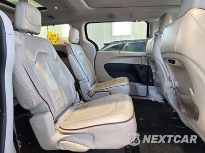 Zdjęcie 11 z 14 samochodu: 2019 CHRYSLER PACIFICA LIMITED VIN:2C4RC1GG4KR721941 - miniatura