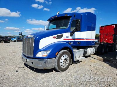 2017 PETERBILT 579 SEMI TRUCK 1XPBDP9X0HD359258 - główne zdjęcie licytacji z USA - miniatura