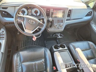 Zdjęcie 8 z 14 samochodu: 2018 TOYOTA SIENNA SE 8-PASSENGER VIN:5TDXZ3DC2JS900911 - miniatura