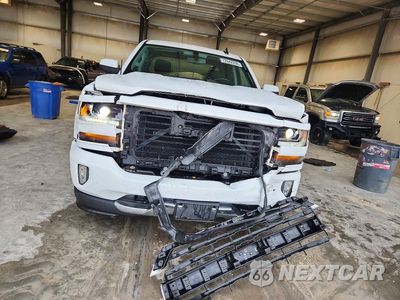 Piąte zdjęcie samochodu w środku: 2017 CHEVROLET SILVERADO K1500 LT VIN:3GCUKREC9HG236012 - miniatura