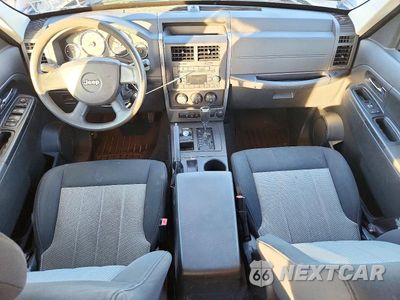 Zdjęcie 8 z 13 samochodu: 2010 JEEP LIBERTY SPORT VIN:1J4PN2GK1AW177667 - miniatura