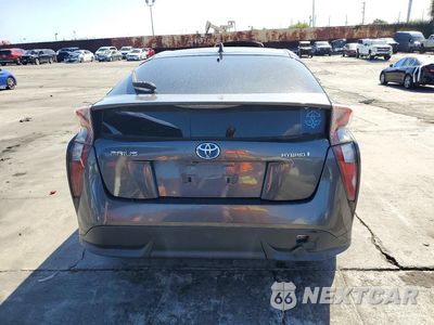 Zdjęcie 6 z 12 samochodu: 2016 TOYOTA PRIUS FOUR TOURING VIN:JTDKARFU0G3002330 - miniatura