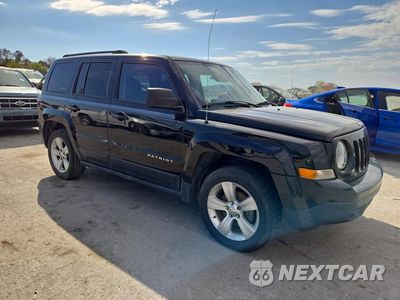 Czwarte zdjęcie samochodu z boku: 2017 JEEP PATRIOT LATITUDE VIN:1C4NJPFA0HD115438 - miniatura