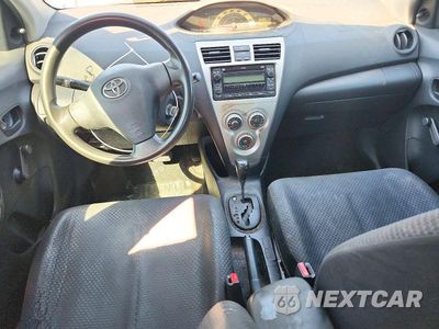 Zdjęcie 8 z 12 samochodu: 2007 TOYOTA YARIS BASE VIN:JTDBT923071128061 - miniatura