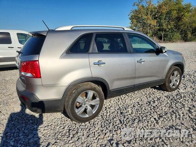 Trzecie zdjęcie samochodu z tyłu: 2013 KIA SORENTO EX VIN:5XYKUDA29DG355575 - miniatura