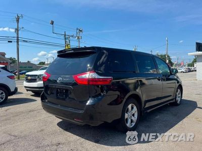 Czwarte zdjęcie samochodu z boku: 2020 TOYOTA SIENNA L VIN:5TDZZ3DCXLS083327 - miniatura