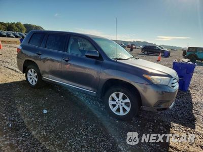 Czwarte zdjęcie samochodu z boku: 2012 TOYOTA HIGHLANDER BASE VIN:5TDZA3EH6CS026706 - miniatura