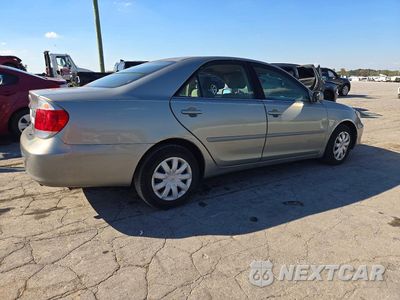 Trzecie zdjęcie samochodu z tyłu: 2005 TOYOTA CAMRY LE VIN:4T1BE32K75U984267 - miniatura