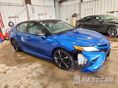 Czwarte zdjęcie samochodu z boku: 2018 TOYOTA CAMRY XSE V6 VIN:4T1BZ1HK5JU009020 - miniatura