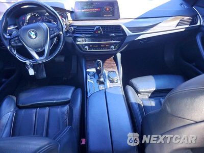 Zdjęcie 8 z 12 samochodu: 2018 BMW 530 XI VIN:WBAJA7C58JWA72919 - miniatura