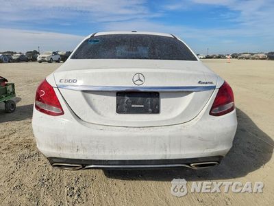 Zdjęcie 6 z 13 samochodu: 2016 MERCEDES-BENZ C 300 4MATIC VIN:55SWF4KB7GU134786 - miniatura