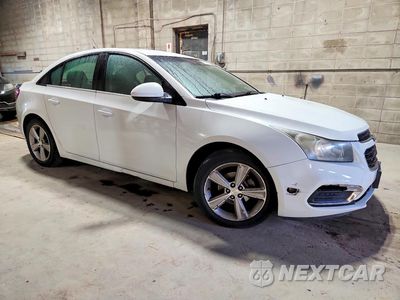 Czwarte zdjęcie samochodu z boku: 2015 CHEVROLET CRUZE LT VIN:1G1PE5SB7F7150868 - miniatura
