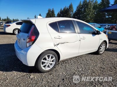 Trzecie zdjęcie samochodu z tyłu: 2016 TOYOTA PRIUS C THREE VIN:JTDKDTB36G1136739 - miniatura