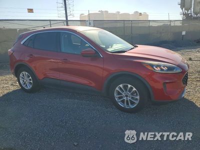 Czwarte zdjęcie samochodu z boku: 2020 FORD ESCAPE SE VIN:1FMCU0G60LUB05769 - miniatura