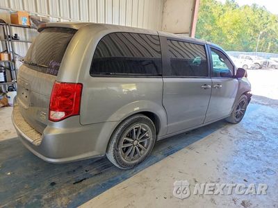 Trzecie zdjęcie samochodu z tyłu: 2019 DODGE GRAND CARAVAN GT VIN:2C4RDGEGXKR610572 - miniatura