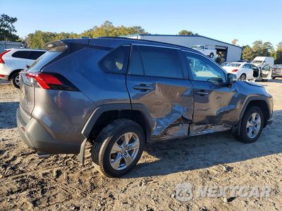 Trzecie zdjęcie samochodu z tyłu: 2024 TOYOTA RAV4 HYBRID XLE VIN:4T3RWRFV0RU130821 - miniatura