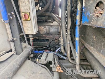 Zdjęcie 10 z 12 samochodu: 2010 MACK MRU600 REFUSE TRUCK VIN:1M2AV02C3AM005129 - miniatura