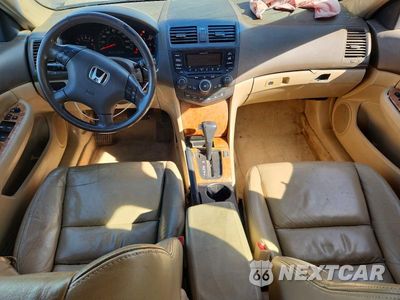 Zdjęcie 8 z 12 samochodu: 2005 HONDA ACCORD EX VIN:1HGCM56815A085638 - miniatura