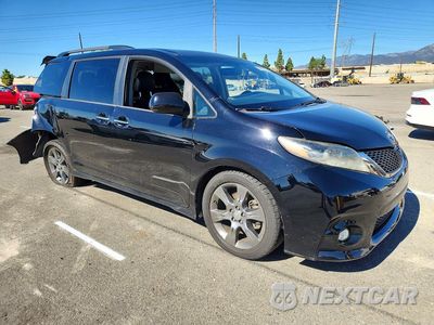 Czwarte zdjęcie samochodu z boku: 2015 TOYOTA SIENNA SPORT VIN:5TDXK3DC3FS654592 - miniatura