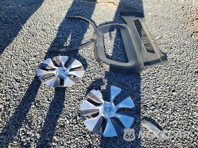 Zdjęcie 13 z 14 samochodu: 2023 TESLA MODEL Y VIN:7SAYGDED7PF934852 - miniatura
