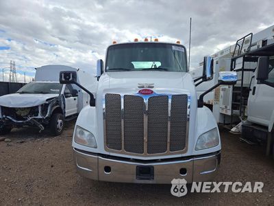Piąte zdjęcie samochodu w środku: 2017 PETERBILT 579 SEMI TRUCK VIN:1XPBDP9XXHD441188 - miniatura