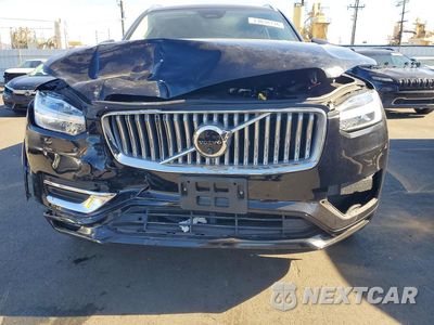 Piąte zdjęcie samochodu w środku: 2025 VOLVO XC90 PLUS VIN:YV4M12PE9S1294438 - miniatura