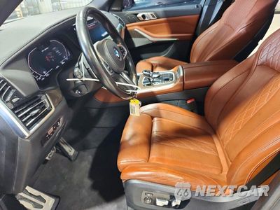 Zdjęcie 7 z 13 samochodu: 2022 BMW X5 M50I VIN:5UXJU4C00N9K08991 - miniatura