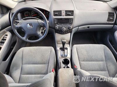 Zdjęcie 8 z 12 samochodu: 2005 HONDA ACCORD EX VIN:1HGCM567X5A190668 - miniatura