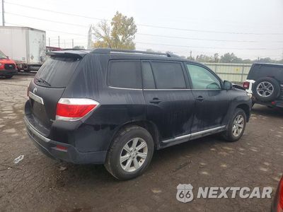 Trzecie zdjęcie samochodu z tyłu: 2013 TOYOTA HIGHLANDER SE VIN:5TDBK3EH8DS206169 - miniatura