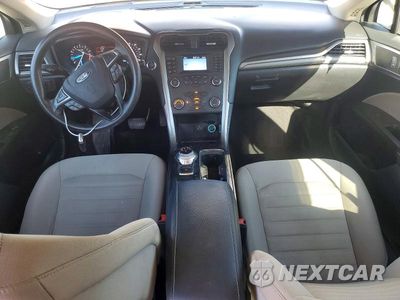 Zdjęcie 8 z 12 samochodu: 2020 FORD FUSION S VIN:3FA6P0G76LR135325 - miniatura