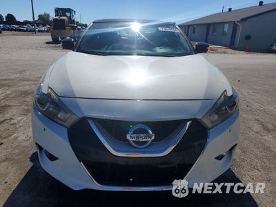 Piąte zdjęcie samochodu w środku: 2017 NISSAN MAXIMA PLATINUM VIN:1N4AA6AP6HC370238 - miniatura