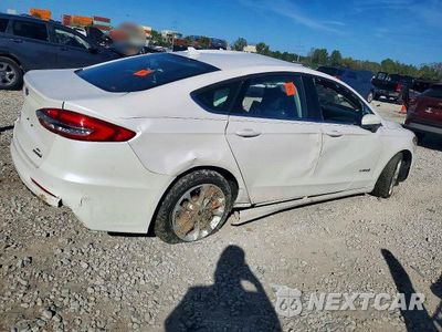 Trzecie zdjęcie samochodu z tyłu: 2019 FORD FUSION SE VIN:3FA6P0LU7KR103039 - miniatura