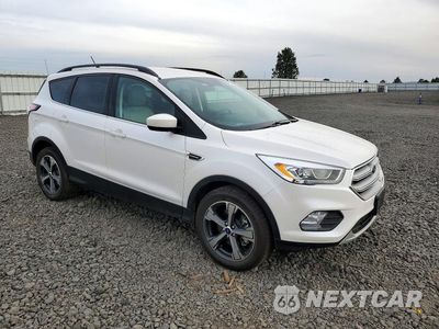 Czwarte zdjęcie samochodu z boku: 2018 FORD ESCAPE SEL VIN:1FMCU9HD7JUA86801 - miniatura