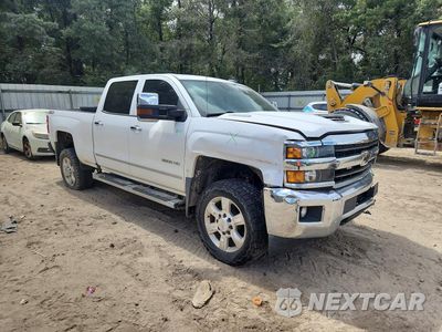 Czwarte zdjęcie samochodu z boku: 2018 CHEVROLET SILVERADO K2500 HEAVY DUTY LTZ VIN:1GC1KWEY9JF178164 - miniatura