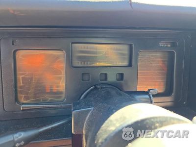 Zdjęcie 9 z 12 samochodu: 1984 CHEVROLET CORVETTE VIN:1G1AY0788E5139417 - miniatura